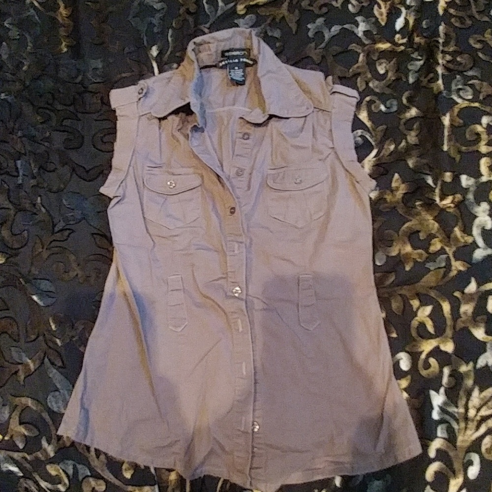 Grey sleeveless button up